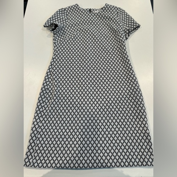 Calvin Klein Black and White quilted geometric pattern Sheath Dress zipper back - Picture 10 of 13